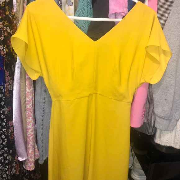 ANN TAYLOR SUMMER YELLOW DRESS. - Picture 5 of 7